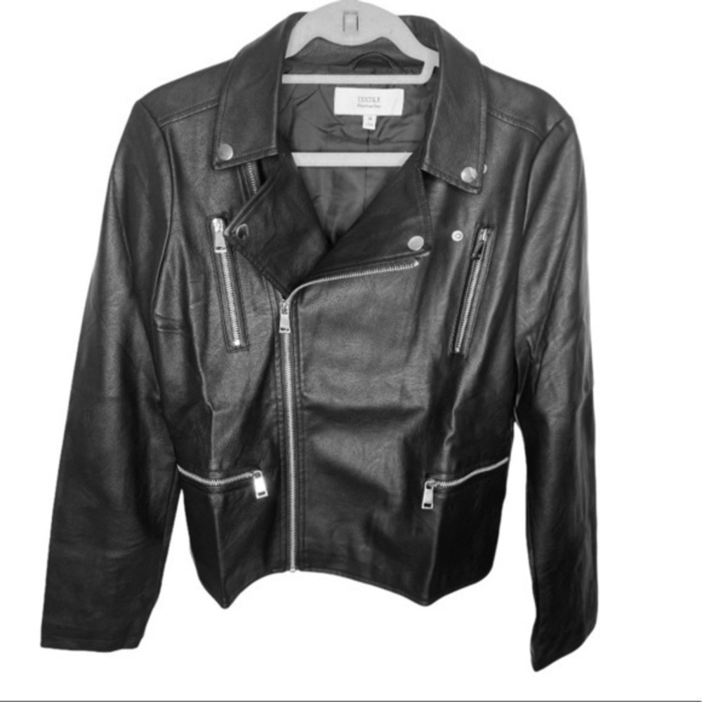 ELIZABETH & James Biker Jacket Size Medium